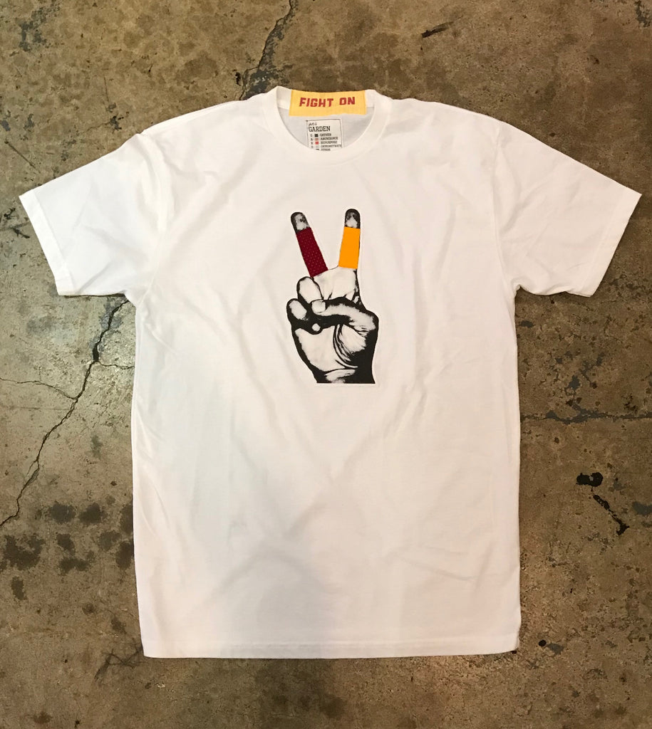 USC - BIG "FIGHT ON" FINGERS TEE