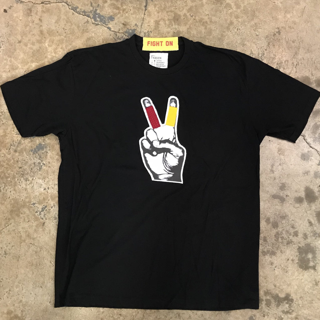 USC - BIG "FIGHT ON" FINGERS TEE